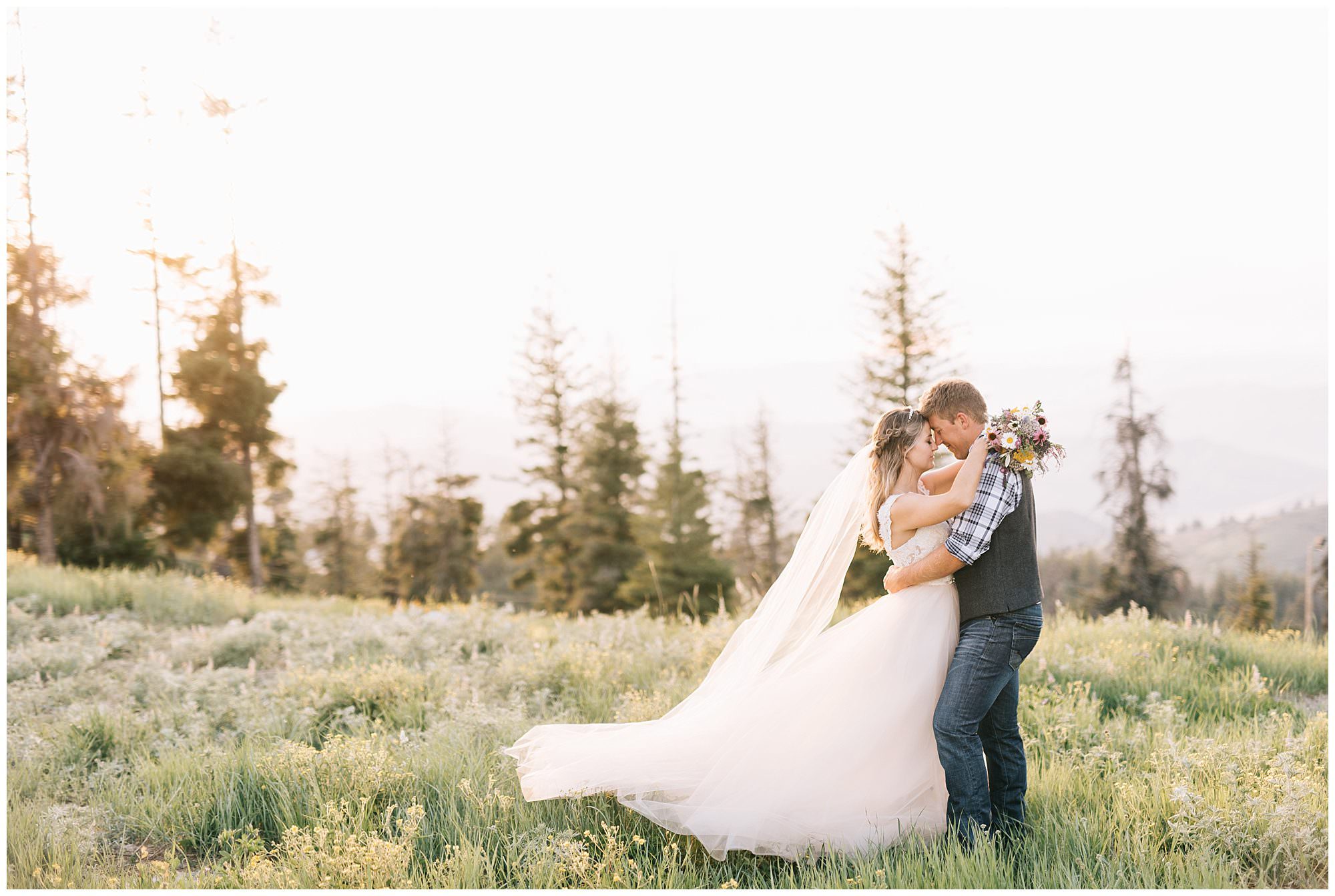 Carlee + Aaron { Bogus Basin Mountain Wedding } Boise Carlee + Aaron { Bogus Basin Mountain Wedding } Boise