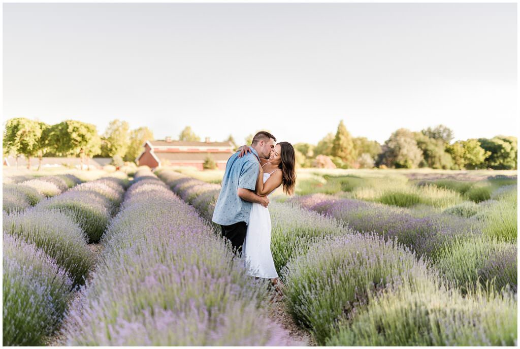 While we are in full swing we winter we wanted to bring back summer by sharing this lavender field engagement session here on the blog!